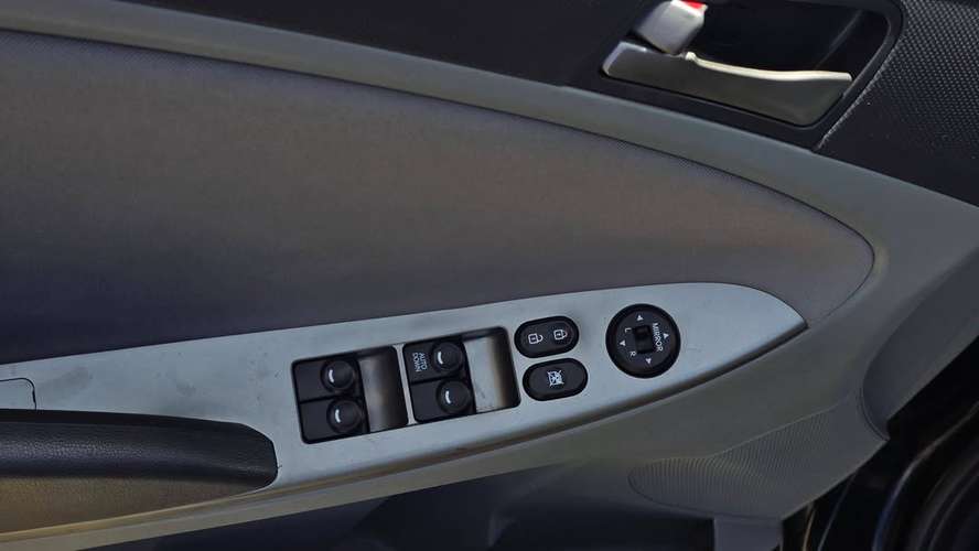 HYUNDAI ACCENT - Imagen 11