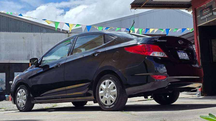 HYUNDAI ACCENT - Imagen 4