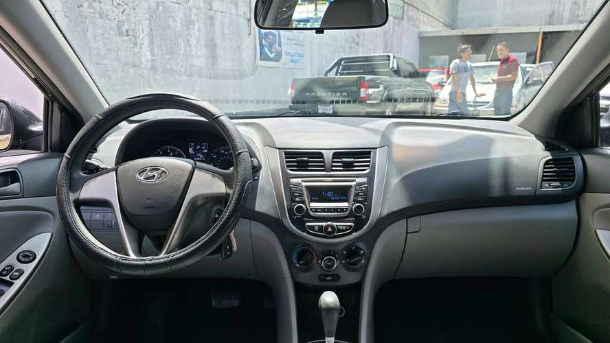 HYUNDAI ACCENT - Imagen 7