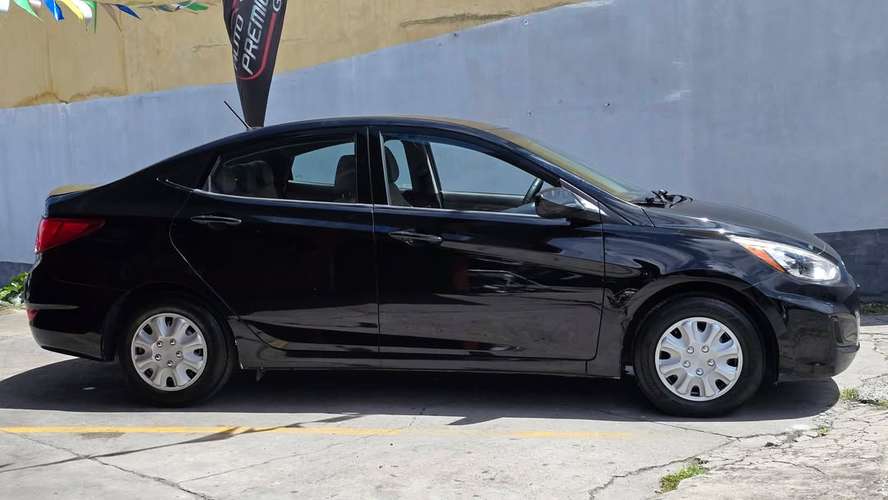 HYUNDAI ACCENT - Imagen 3
