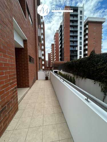 Apartamento en Renta Amueblado en zona 10 - Imagen 7