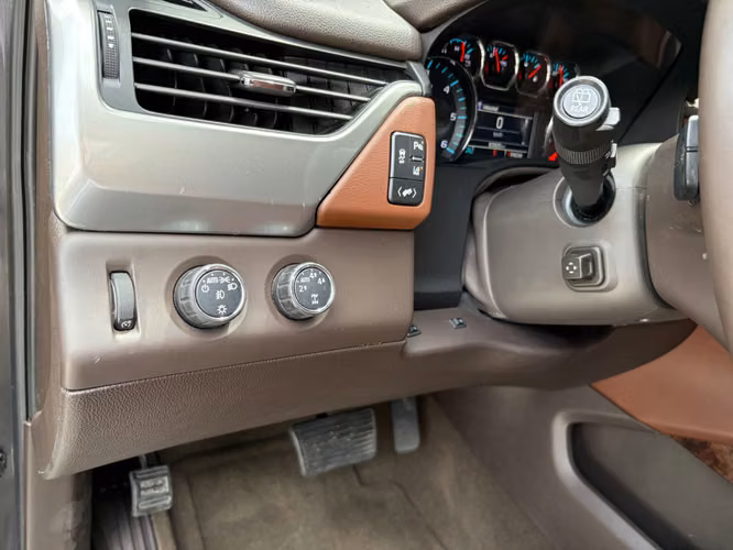 Chevrolet Suburban LTZ de Agencia Modelo 2015 Blindaje 3 Plus - Imagen 16
