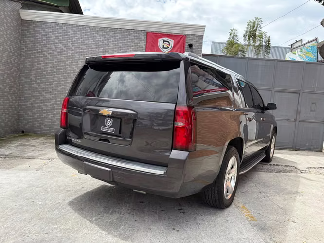 Chevrolet Suburban LTZ de Agencia Modelo 2015 Blindaje 3 Plus - Imagen 2