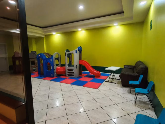 APTO AMUEBLADO 1 dorm, 1 dorm/estudio  Milenia zona 10 - Imagen 12