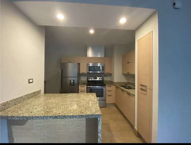Rento apartamento tipo STUDIO CON TERRAZA en Zona 10  CERCA ZONA PADERA - Imagen 2