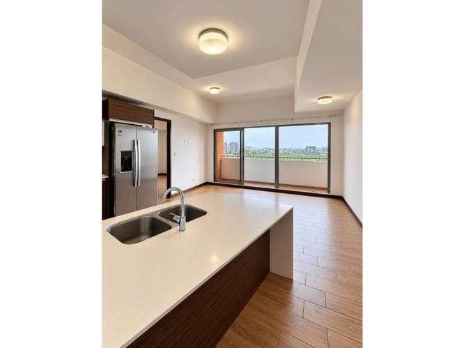 Apartamento en Renta Zona 10 - Imagen 5