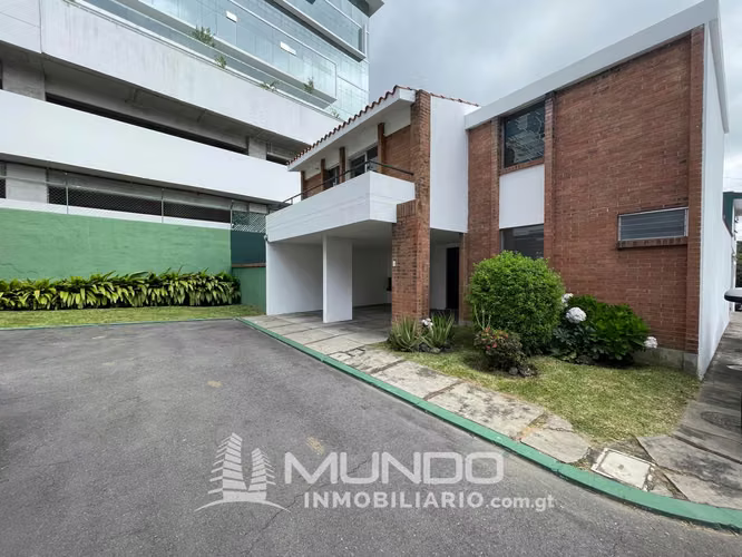 CASA EN RENTA EN ZONA 10 