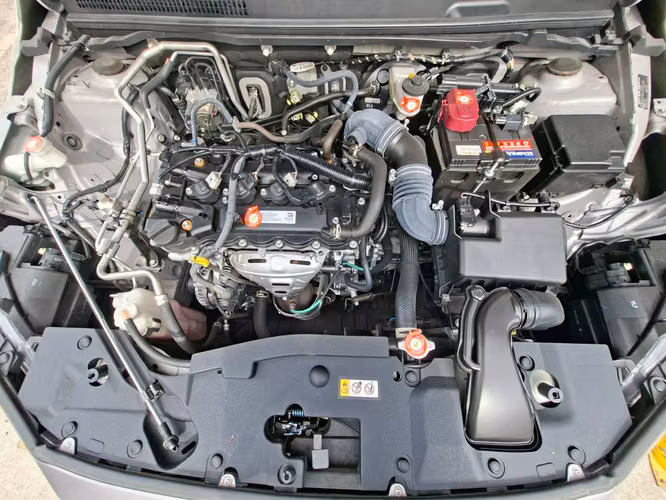 Toyota Yaris E 2,024 - Imagen 11