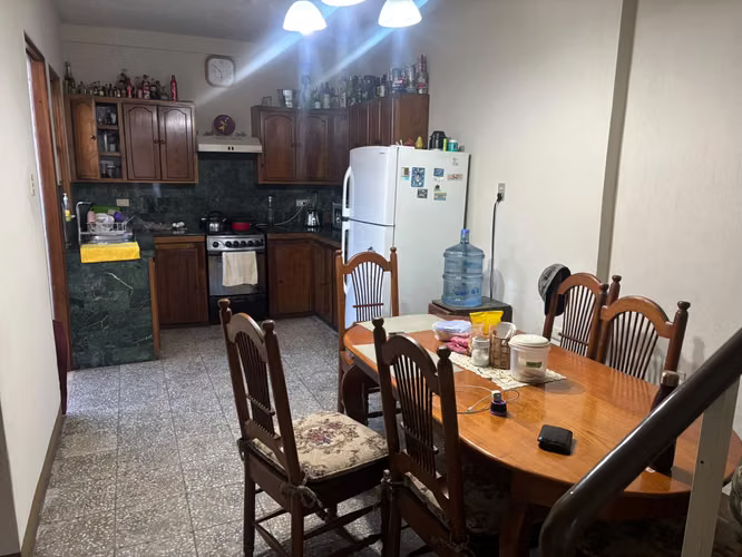 HERMOSA Y AMPLIA CASA EN VENTA EN RESIDENCIAL GALILEA ZONA 18 - Imagen 4