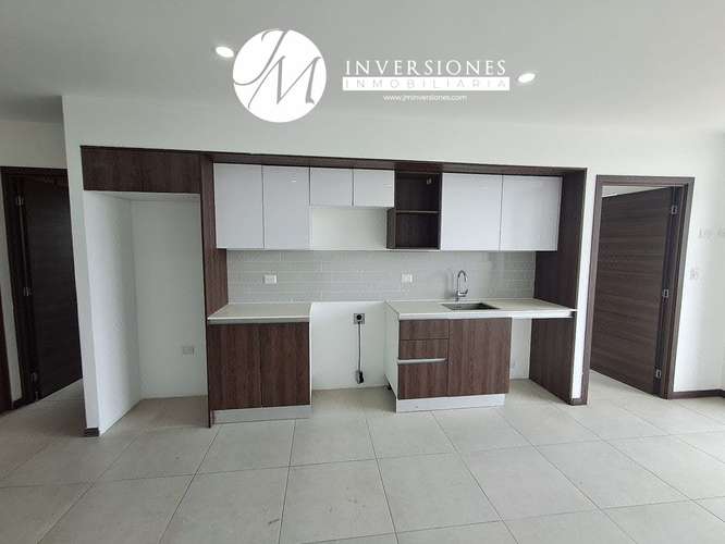 Apartamento en renta dos habitaciones zona 10 - Imagen 2