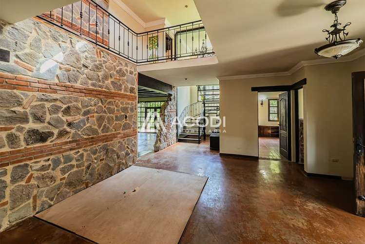 Casa amplia en Antigua Guatemala - Imagen 2
