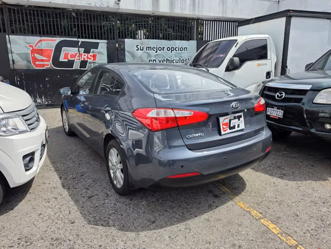 Kia Cerato LX 2016 de Agencia Mecanico Un dueño Bien Cuidado Super Económico  - Imagen 6