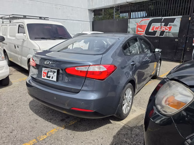 Kia Cerato LX 2016 de Agencia Mecanico Un dueño Bien Cuidado Super Económico  - Imagen 2