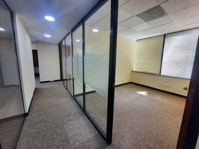 Oficina en Zona 14 - Imagen 4