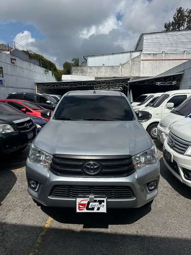 Toyota Hilux 2020 Mecánica 4x4 de Agencia Turbo Diesel Nítido Nada que Invertir un Dueño Listo para Trabajar - Imagen 5