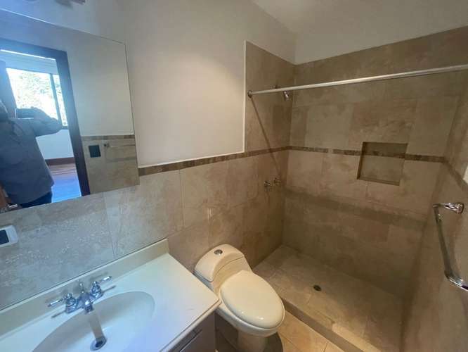 Rento apartamento en Oakland EDIFICIO EXCLUSIVO CERCA DE OAKLAND MALL - Imagen 12