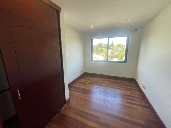 Rento apartamento en Oakland EDIFICIO EXCLUSIVO CERCA DE OAKLAND MALL - Imagen 13