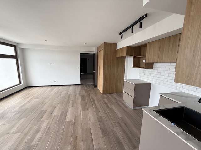 Rento apartamento en Zona 16 A 10 MINS DE CIUDAD CAYALA - Imagen 4