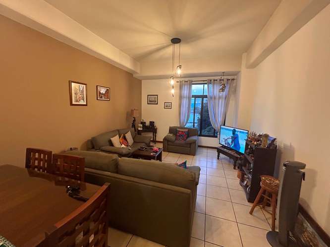 Alquilo amplio apartamento en Condado Naranjo  - Imagen 4