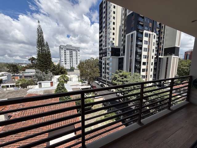 Rento apartamento AMUEBLADO en Zona 13 Avenida Las Ameircas   APTO. NUEVO DE LUJO!! - Imagen 8