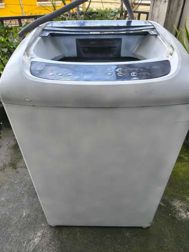 Vendo lavadora para reparar o repuestos