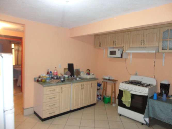 Casa en Los Olivos, zona 18 - Imagen 1