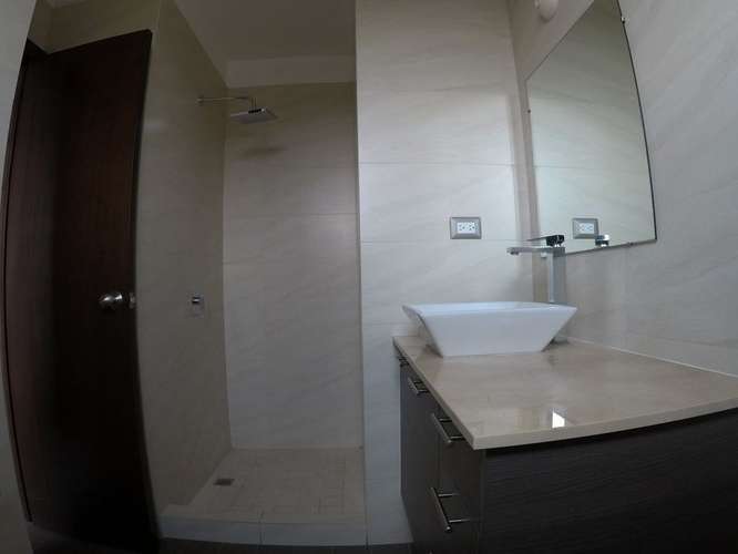 Apartamento en zona 10 - Imagen 4