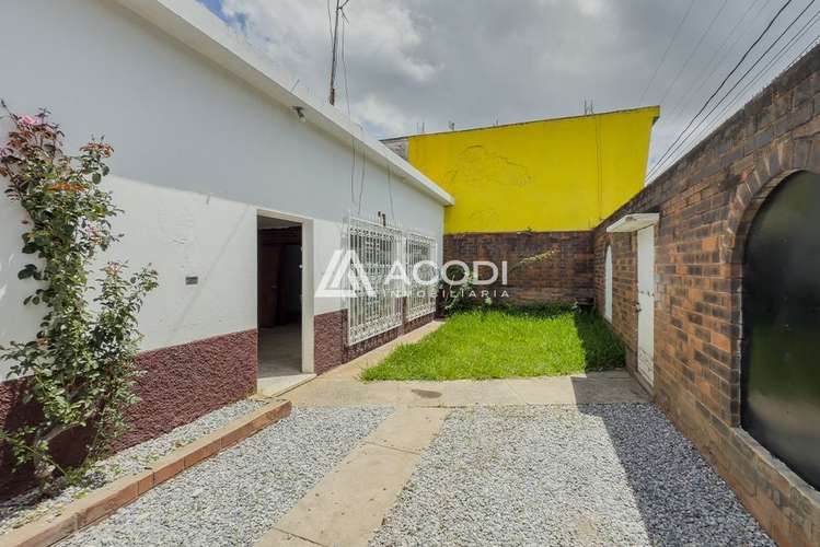 Casa comercial en Zona 2 de Mixco