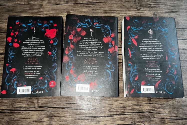 Saga “Almas Oscuras” - María Martinez