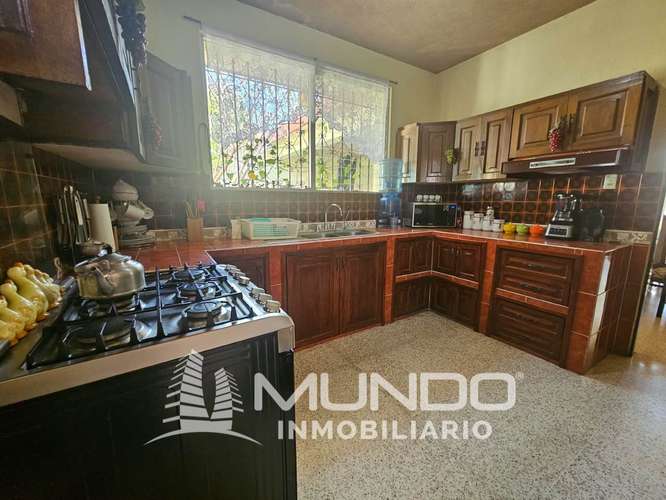 CASA CON TERRENO AMPLIO EN VENTA LAS CHARCAS ZONA 11 - Imagen 6