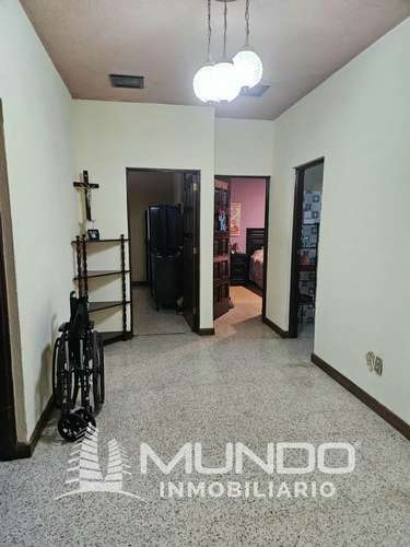 CASA CON TERRENO AMPLIO EN VENTA LAS CHARCAS ZONA 11 - Imagen 2
