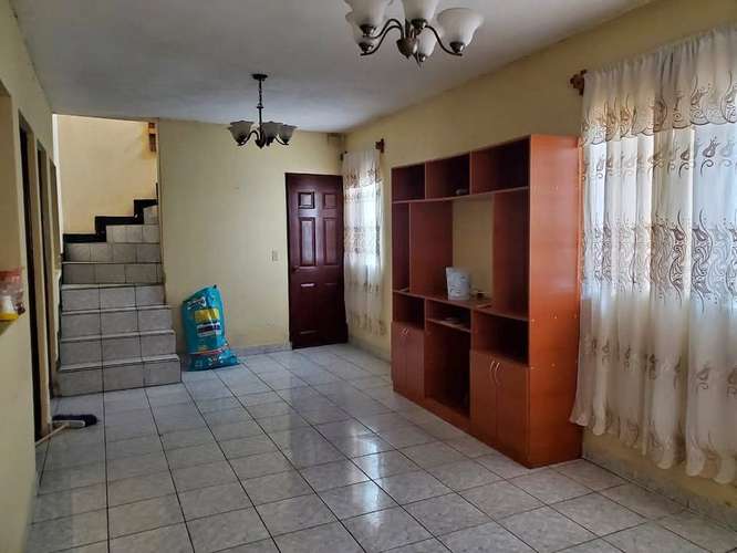 Casa en zona 1 de Mixco - Imagen 1