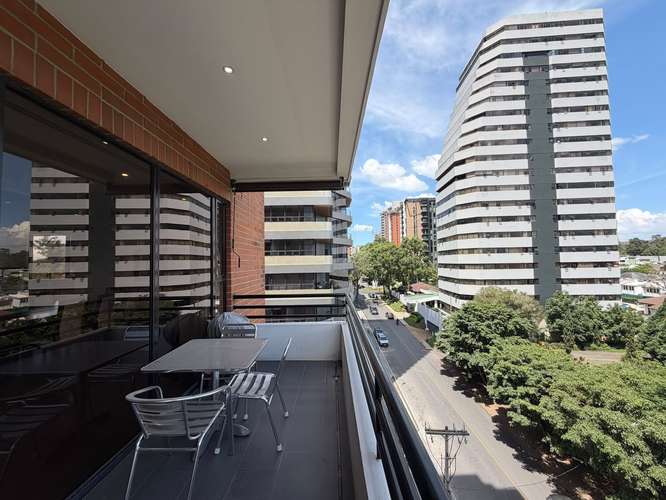 Alquiler de Apartamento tipo chalet zona 14  - Imagen 4
