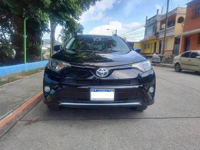 Toyota RAV-4 XLE modelo 2,016  - Imagen 2