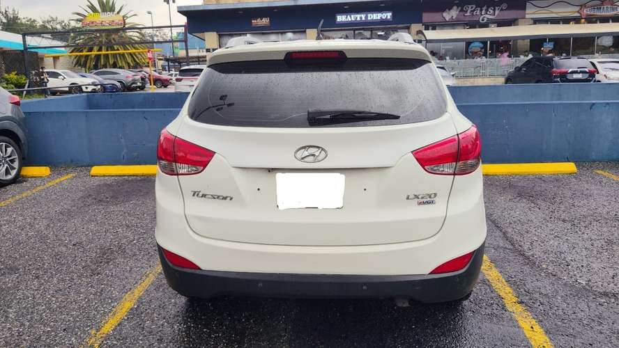GANGA VENDO HYUNDAI TUCSON 2.0 diesel  - Imagen 4