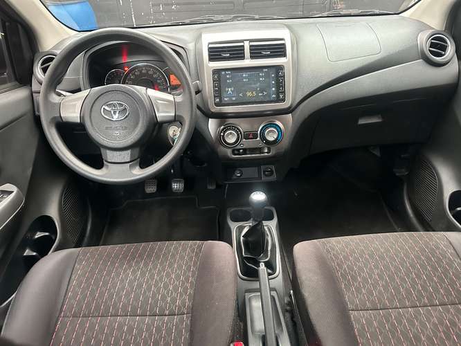 Toyota Agya 2023 Mecanico de Agencia Super Económico con récord de Agencia un dueño  - Imagen 5