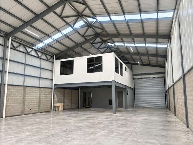  OFIBODEGA EN ALQUILER – 406.10 m²  | EMP. VILLA CANALES | ZONA 03