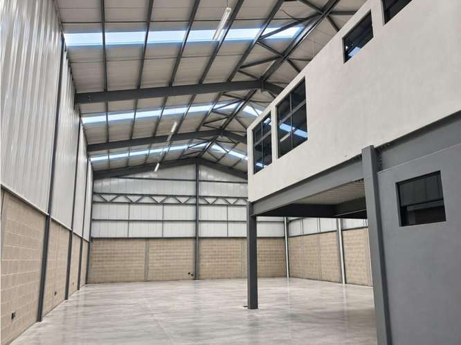  OFIBODEGA EN ALQUILER – 406.10 m²  | EMP. VILLA CANALES | ZONA 03