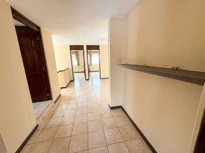 Casa en Renta en Bosques del Encinal I, zona 7 de Mixco - Imagen 8