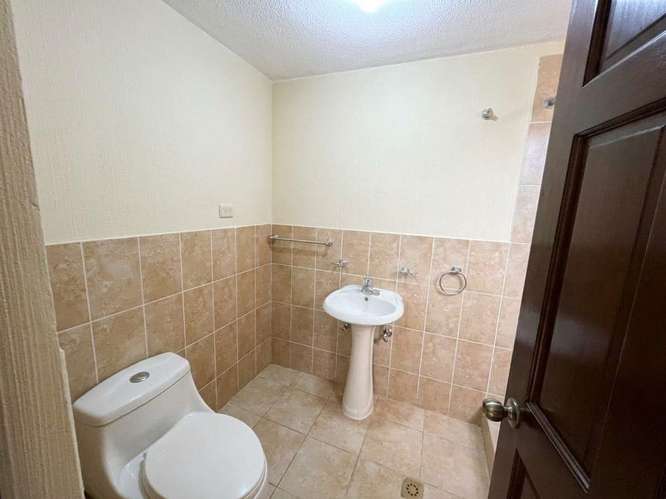 Casa en Renta en Bosques del Encinal I, zona 7 de Mixco - Imagen 13