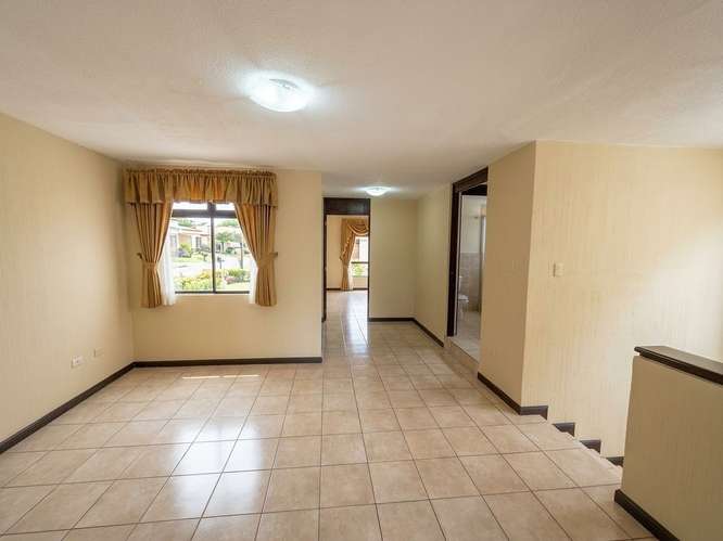 Casa en Renta en Bosques del Encinal I, zona 7 de Mixco - Imagen 6