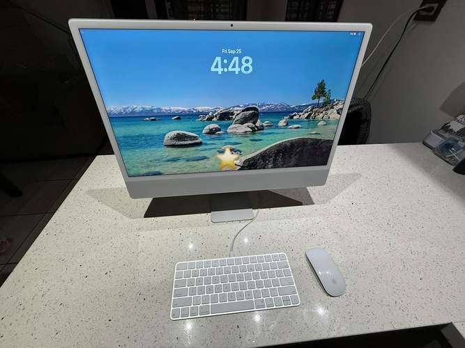 Apple iMac 24” Retina 4.5K — M1 — 16GB RAM — 256GB SSD - Imagen 3
