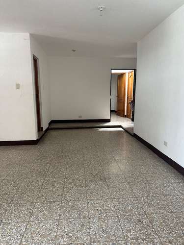 Alquilo Bodega,Mezzanini y oficinas - Imagen 4