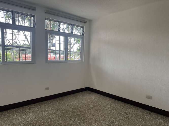 Alquilo Bodega,Mezzanini y oficinas - Imagen 3