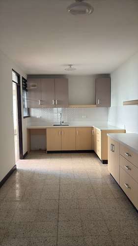 CASA EN RENTA PARA OFICINAS O VIVIENDA ZONA 15, COLONIA EL MAESTRO ( J ) - Imagen 11