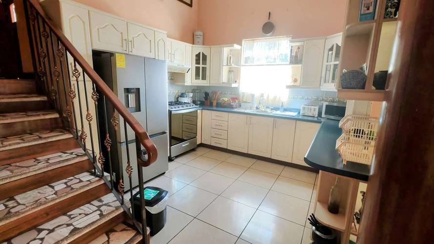 Se alquila habitación pequeña para una persona totalmente amueblada en casa completamente equipada  - Imagen 5