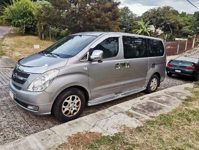 microbus hyundai grand starex