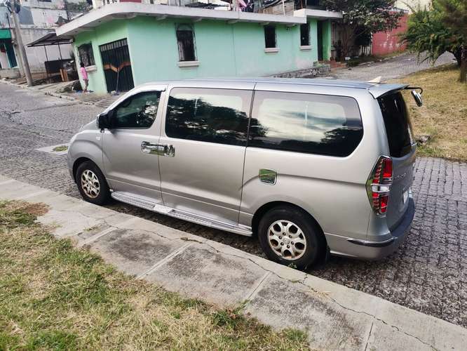 microbus hyundai grand starex