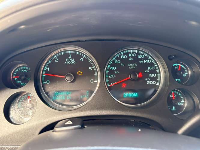 CHEVROLET SUBURBAN LTZ 2011