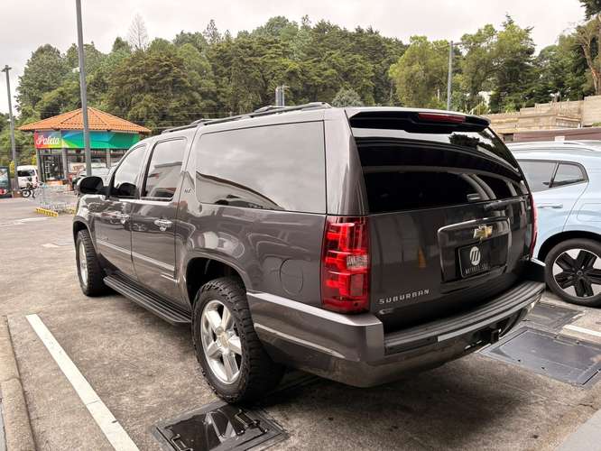 CHEVROLET SUBURBAN LTZ 2011